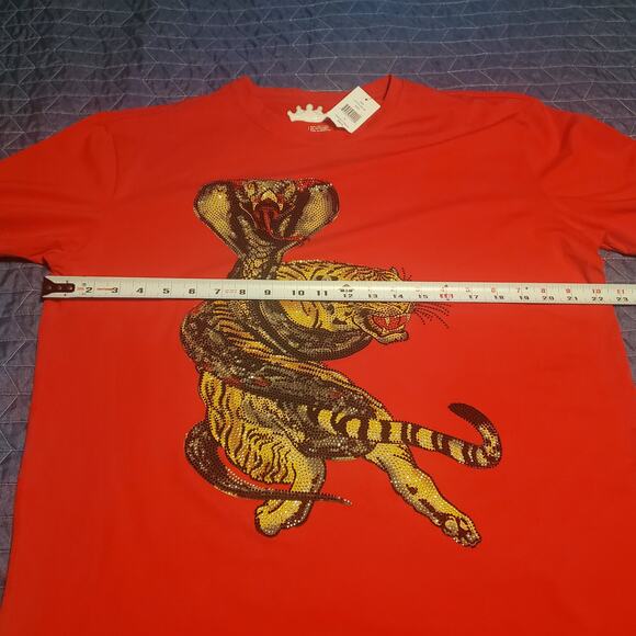 NEW Heads or Tails Size XL FITTED Red T-Shirt Cobra Tiger Rhinestone TINY FLAW - Picture 7 of 8
